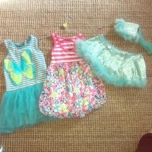 4t tee top dresses & Legoland cape/hat for dressup